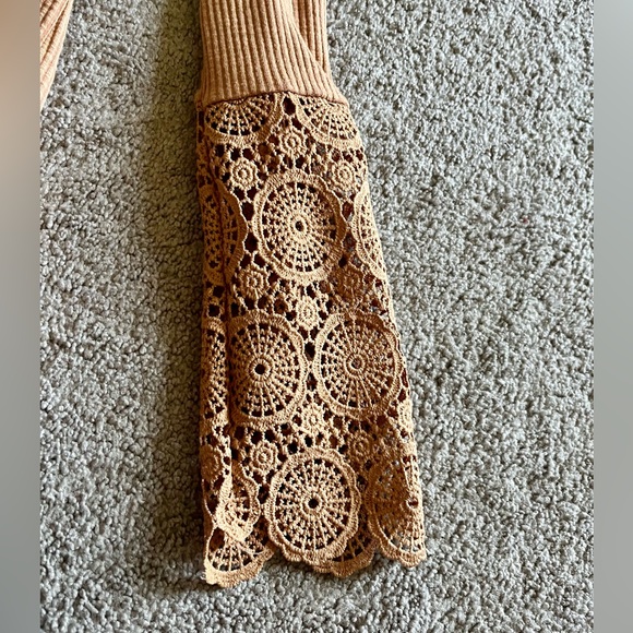 TAN SHIRT - Picture 2 of 4